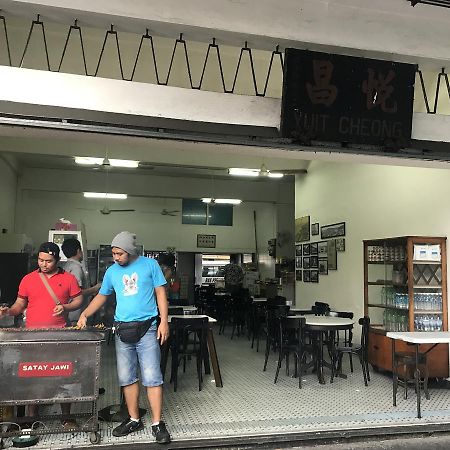 Ostello Hood Kota Kinabalu Esterno foto