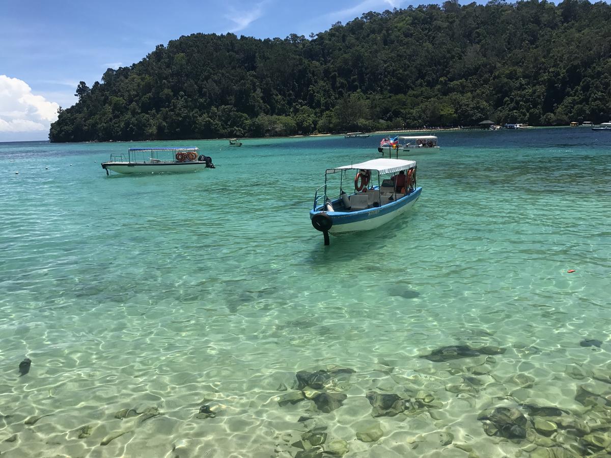Ostello Hood Kota Kinabalu Esterno foto